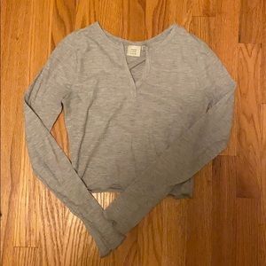 Tillys gray cropped long sleeve